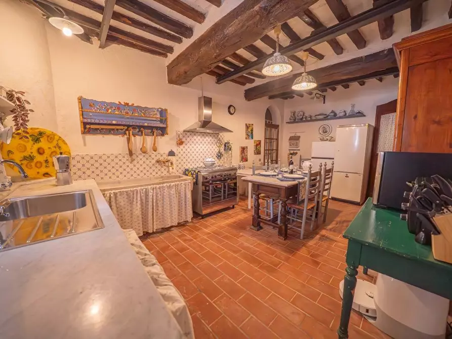 Immagine 32 di Villa in vendita  a Vicopisano