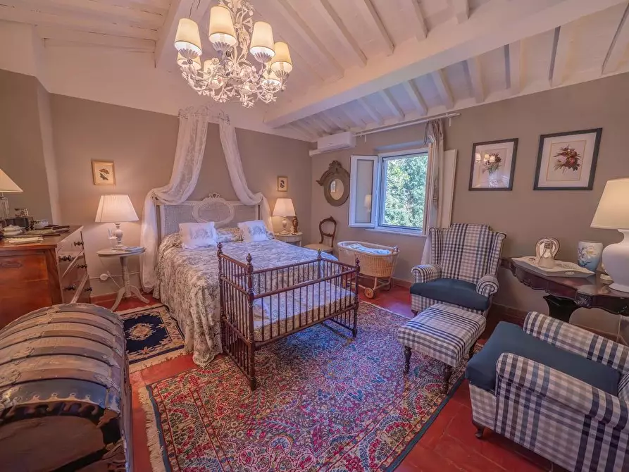 Immagine 26 di Villa in vendita  a Vicopisano