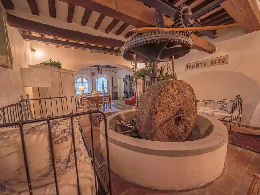 Immagine 36 di Villa in vendita  a Vicopisano