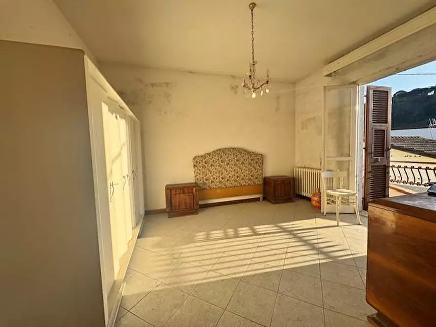 Immagine 9 di Casa bifamiliare in vendita  a Carrara