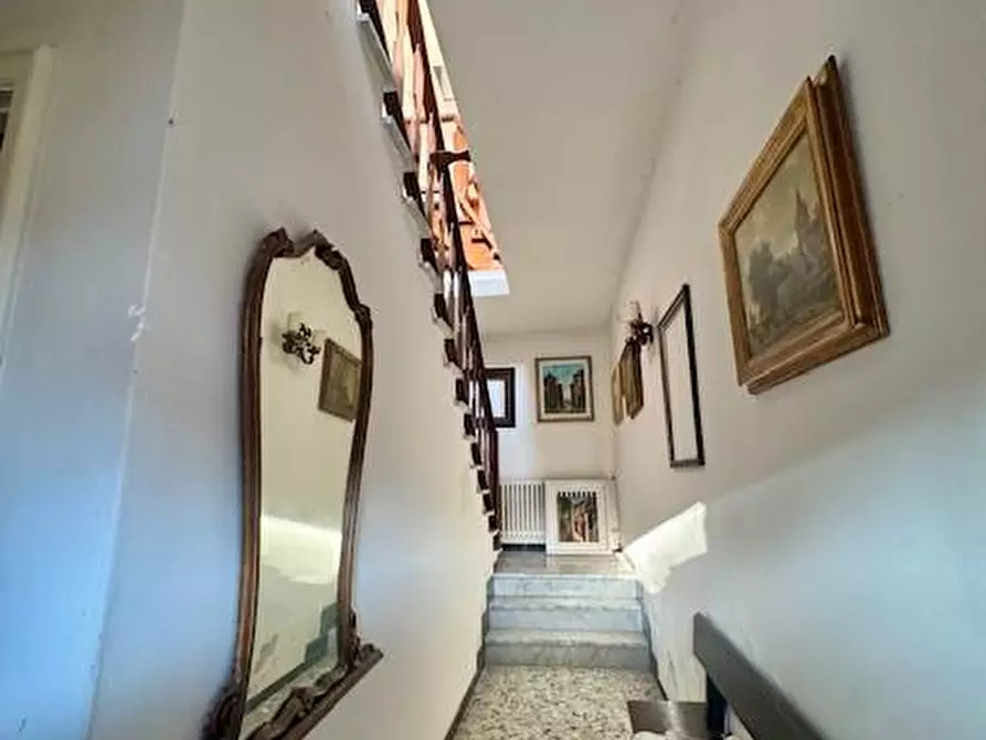 Immagine 3 di Casa bifamiliare in vendita  a Carrara