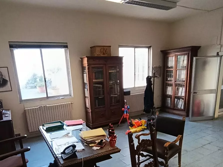 Immagine 1 di Ufficio in vendita  a Livorno