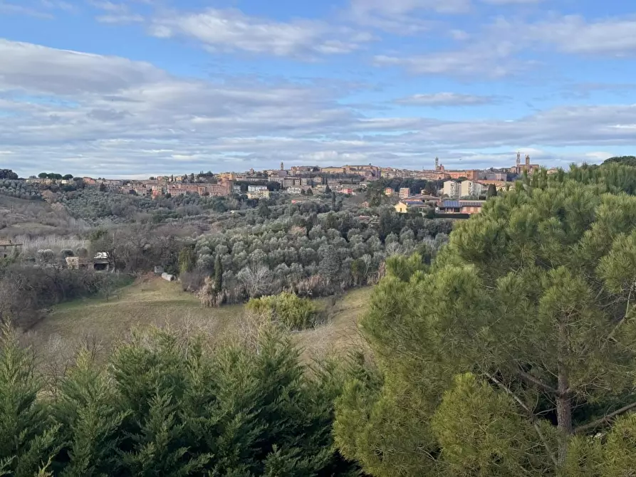Immagine 17 di Casa bifamiliare in vendita  a Siena