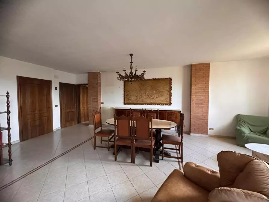 Immagine 1 di Casa bifamiliare in vendita  a Siena