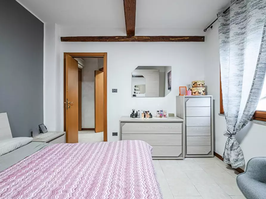 Immagine 25 di Appartamento in vendita  a Reggio Nell'emilia