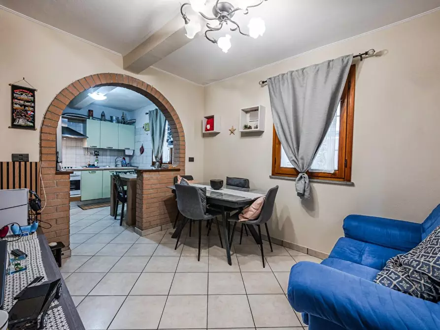 Immagine 3 di Appartamento in vendita  a Reggio Nell'emilia