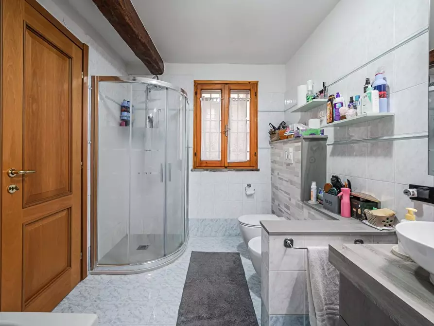 Immagine 10 di Appartamento in vendita  a Reggio Nell'emilia