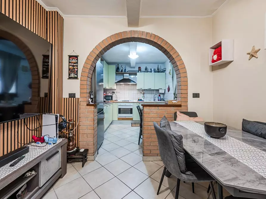 Immagine 2 di Appartamento in vendita  a Reggio Nell'emilia