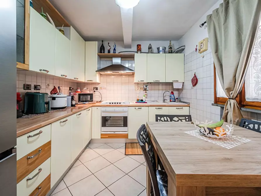 Immagine 6 di Appartamento in vendita  a Reggio Nell'emilia