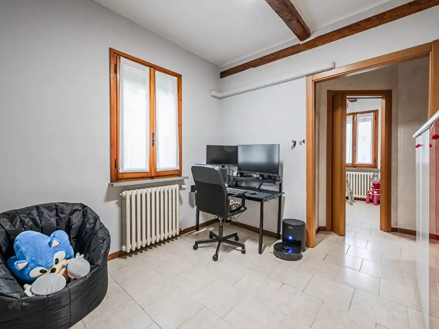 Immagine 18 di Appartamento in vendita  a Reggio Nell'emilia