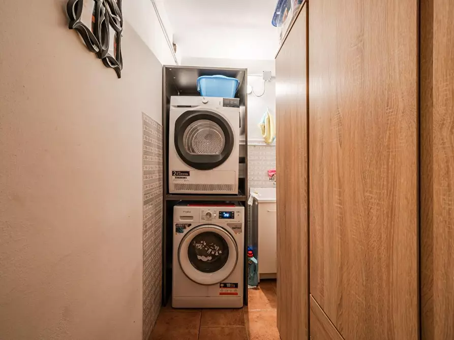 Immagine 15 di Appartamento in vendita  a Reggio Nell'emilia