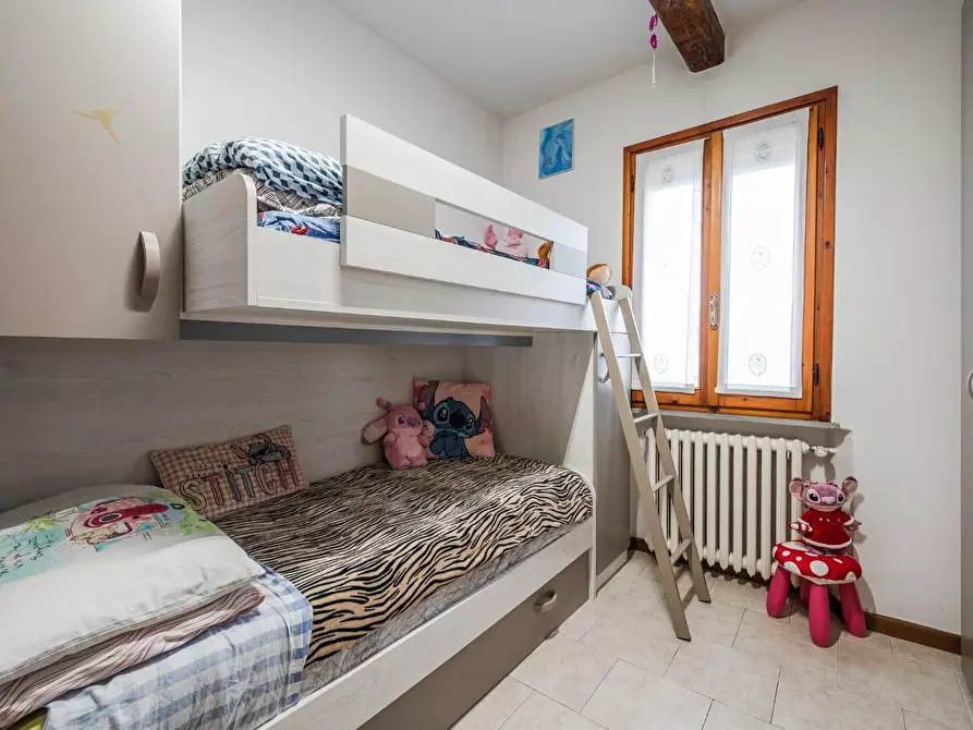 Immagine 27 di Appartamento in vendita  a Reggio Nell'emilia