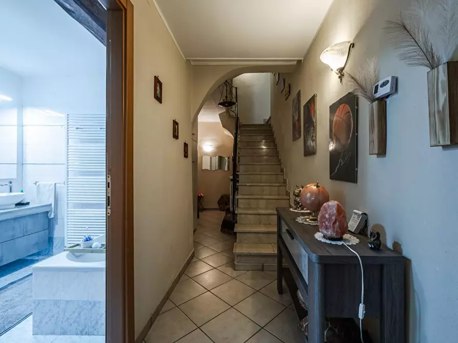 Immagine 12 di Appartamento in vendita  a Reggio Nell'emilia