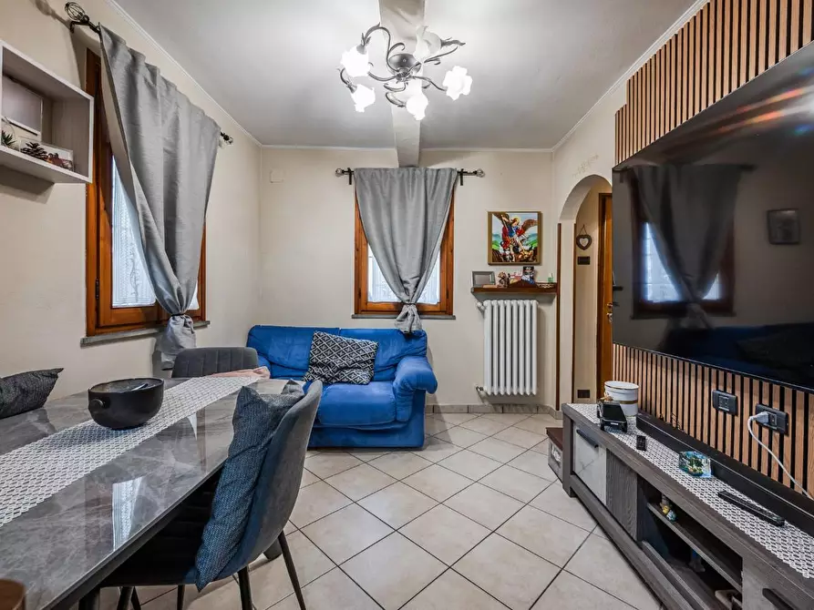 Immagine 4 di Appartamento in vendita  a Reggio Nell'emilia