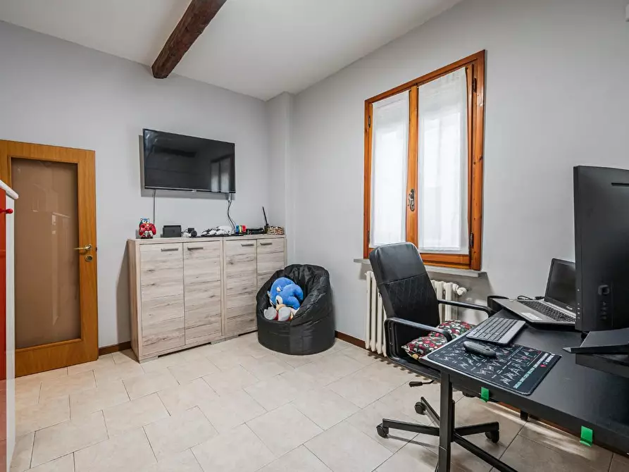 Immagine 21 di Appartamento in vendita  a Reggio Nell'emilia