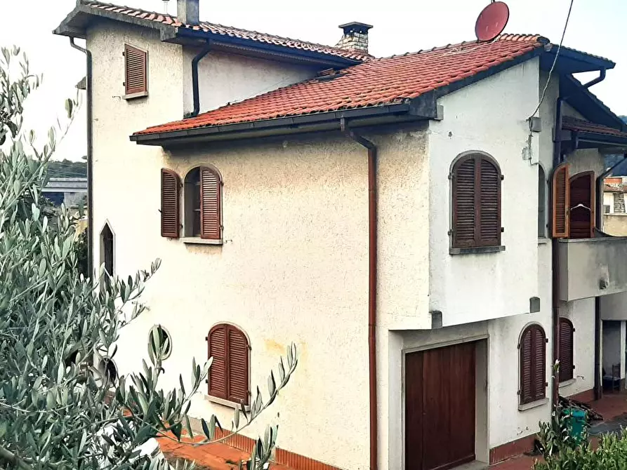 Immagine 2 di Villa in vendita  a Castellina Marittima