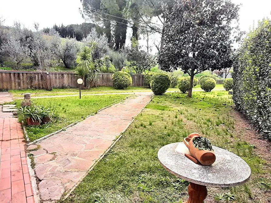 Immagine 6 di Villa in vendita  a Castellina Marittima