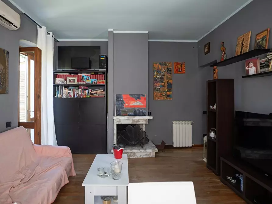 Immagine 17 di Appartamento in vendita  a Carrara