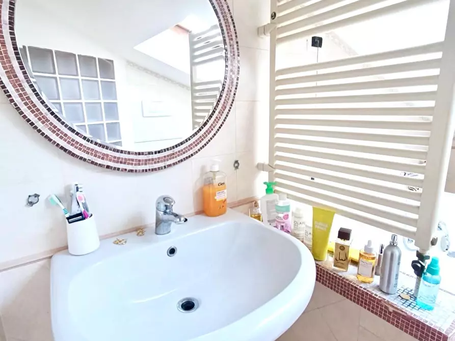 Immagine 27 di Appartamento in vendita  a Massa