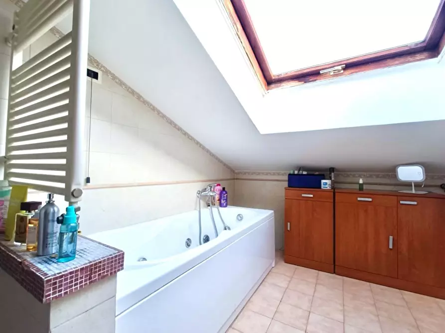 Immagine 26 di Appartamento in vendita  a Massa