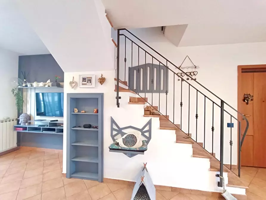 Immagine 3 di Appartamento in vendita  a Massa