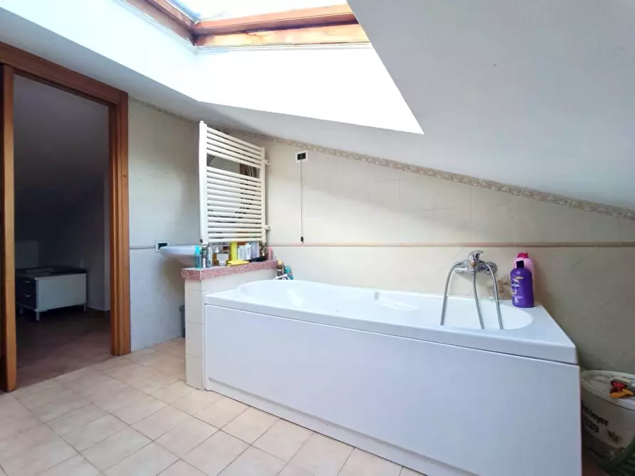 Immagine 28 di Appartamento in vendita  a Massa