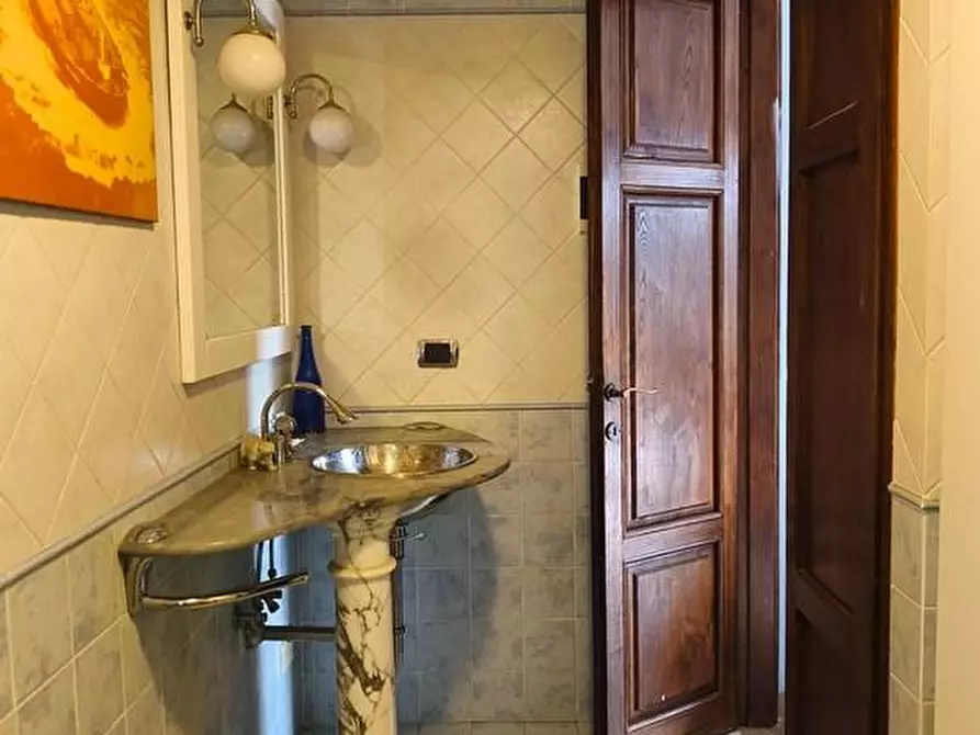 Immagine 29 di Casa semindipendente in vendita  a Carrara