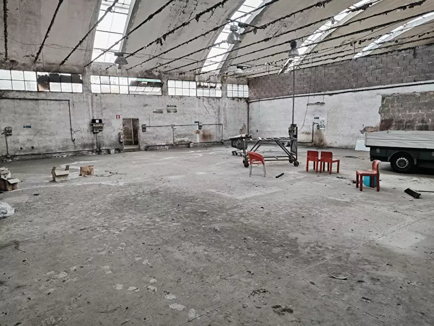 Immagine 1 di Capannone industriale in vendita  a Livorno