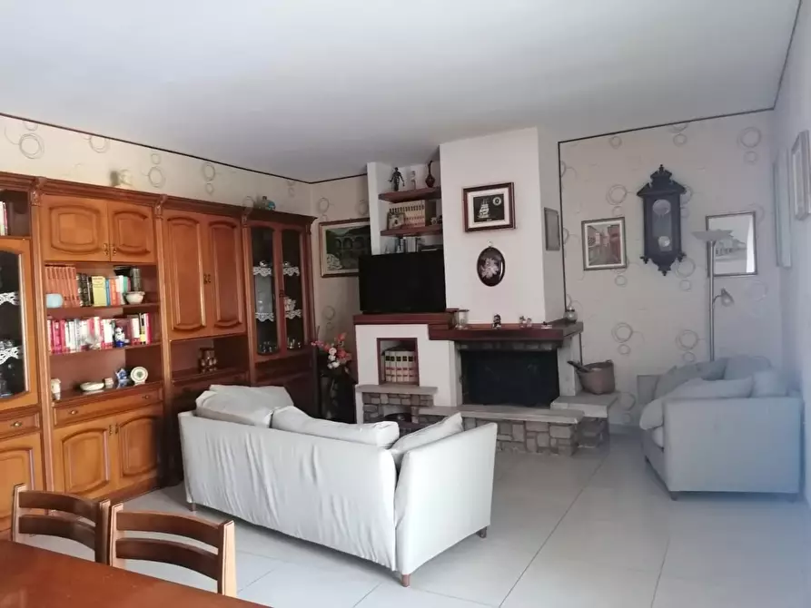 Immagine 6 di Casa semindipendente in affitto  a Carrara