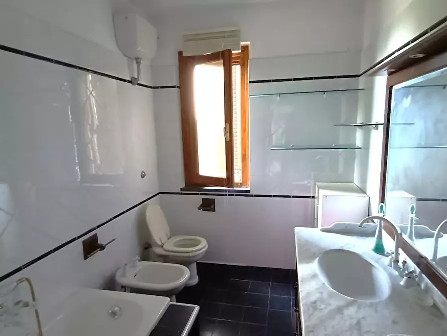 Immagine 15 di Casa bifamiliare in vendita  a San Giuliano Terme