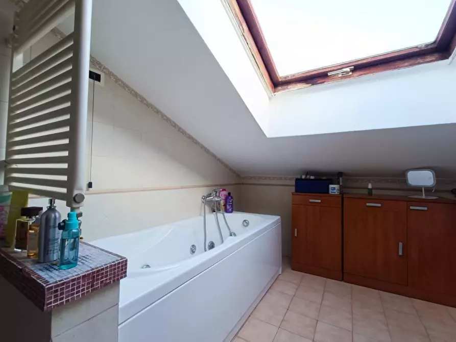 Immagine 18 di Appartamento in vendita  a Massa