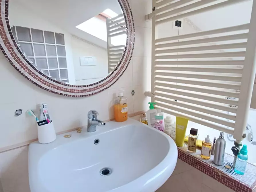 Immagine 23 di Appartamento in vendita  a Massa