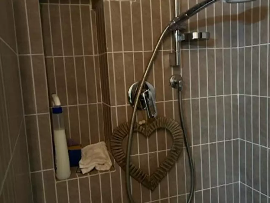 Immagine 4 di Porzione di casa in vendita  a Siena