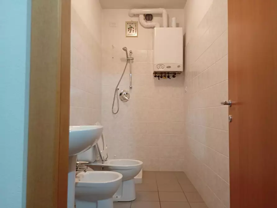 Immagine 8 di Ufficio in affitto  a San Miniato