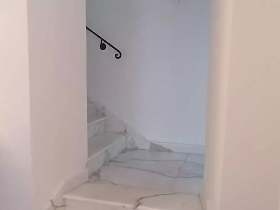 Immagine 10 di Casa bifamiliare in vendita  a Carrara