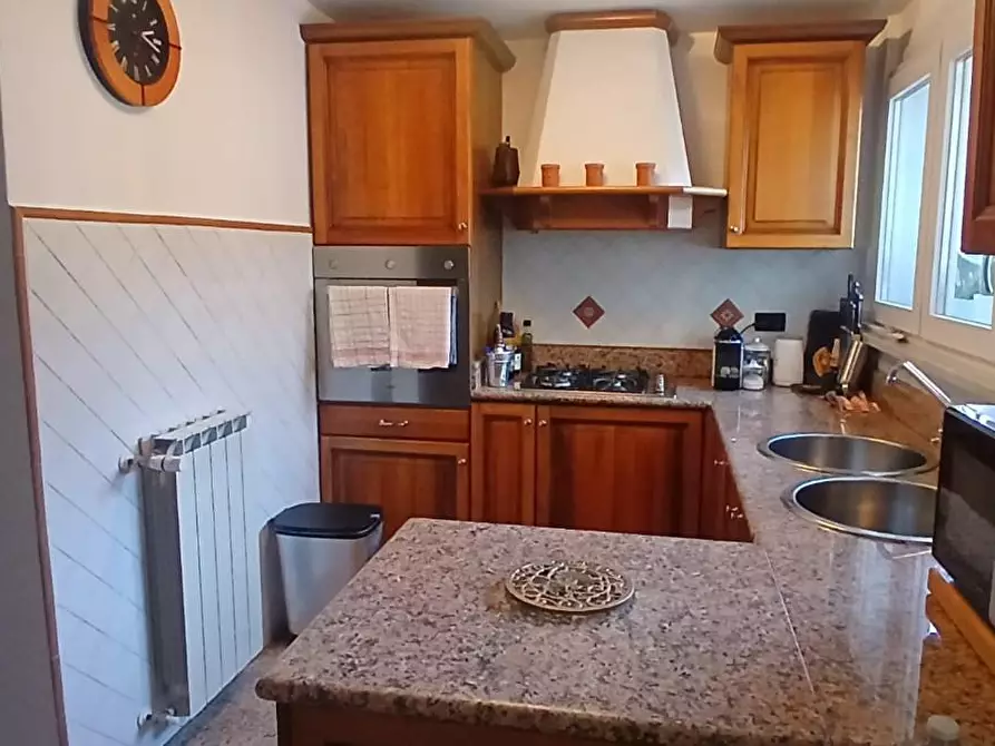 Immagine 21 di Casa bifamiliare in vendita  a Carrara