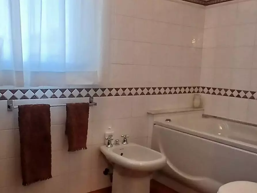 Immagine 28 di Casa bifamiliare in vendita  a Carrara