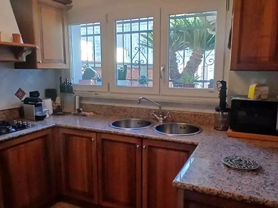 Immagine 25 di Casa bifamiliare in vendita  a Carrara