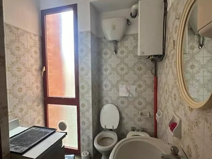 Immagine 9 di Ufficio in vendita  a Cascina