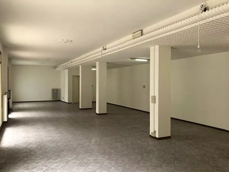 Immagine 10 di Ufficio in affitto  a Pisa