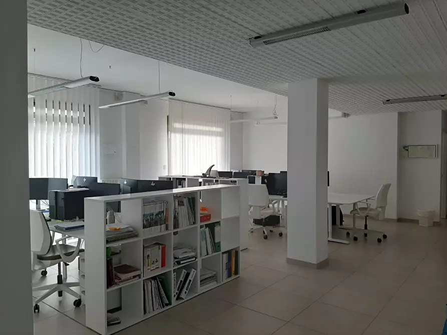 Immagine 1 di Ufficio in affitto  a Pisa