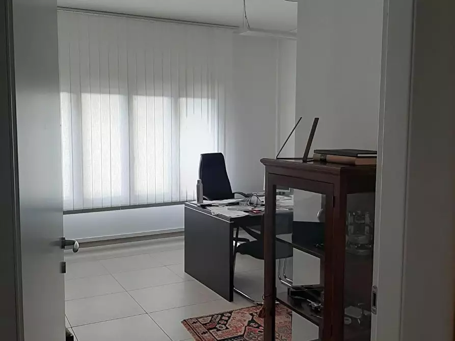 Immagine 16 di Ufficio in affitto  a Pisa
