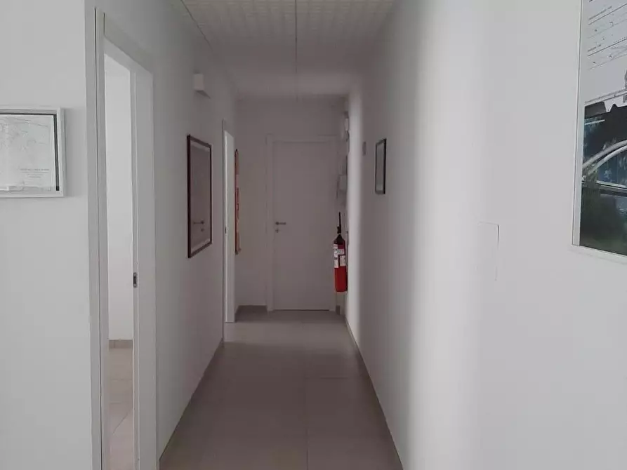 Immagine 15 di Ufficio in affitto  a Pisa