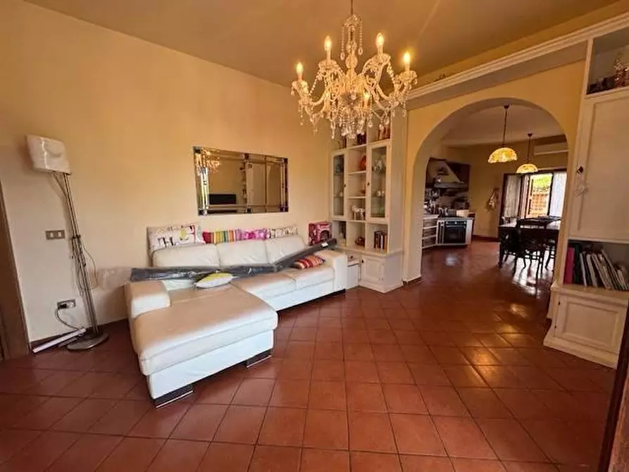 Immagine 7 di Appartamento in vendita  a Cascina