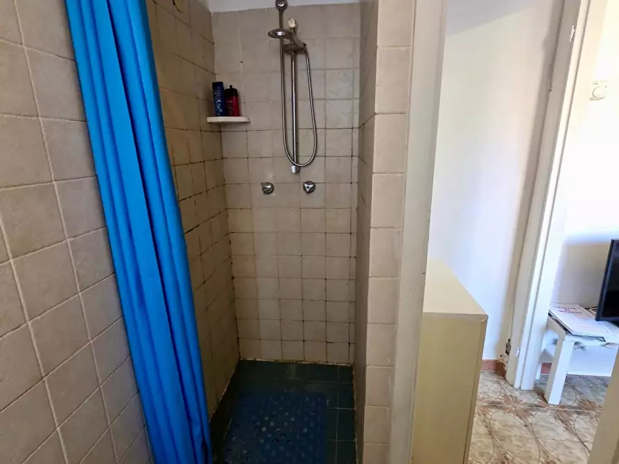 Immagine 12 di Casa indipendente in vendita  a Viareggio