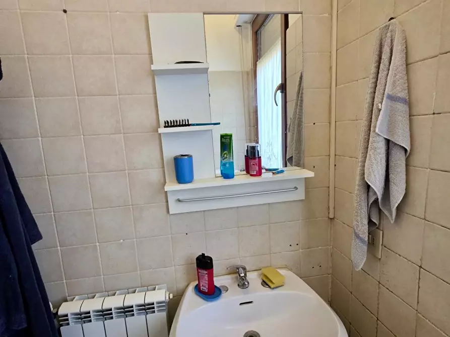 Immagine 10 di Casa indipendente in vendita  a Viareggio