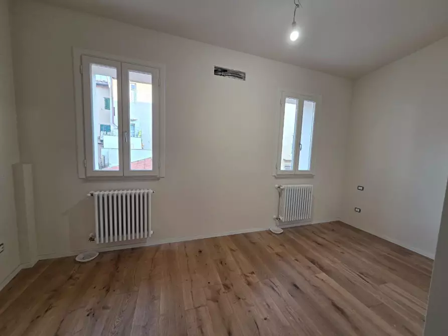 Immagine 15 di Terratetto in vendita  a Lucca