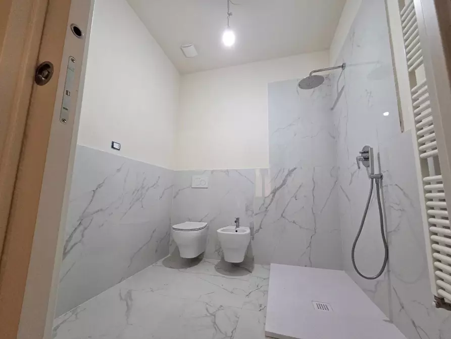 Immagine 11 di Terratetto in vendita  a Lucca