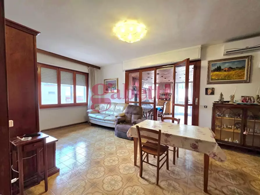 Immagine 2 di Mansarda in vendita  a Cascina