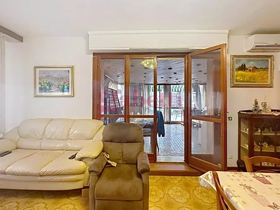 Immagine 21 di Mansarda in vendita  a Cascina